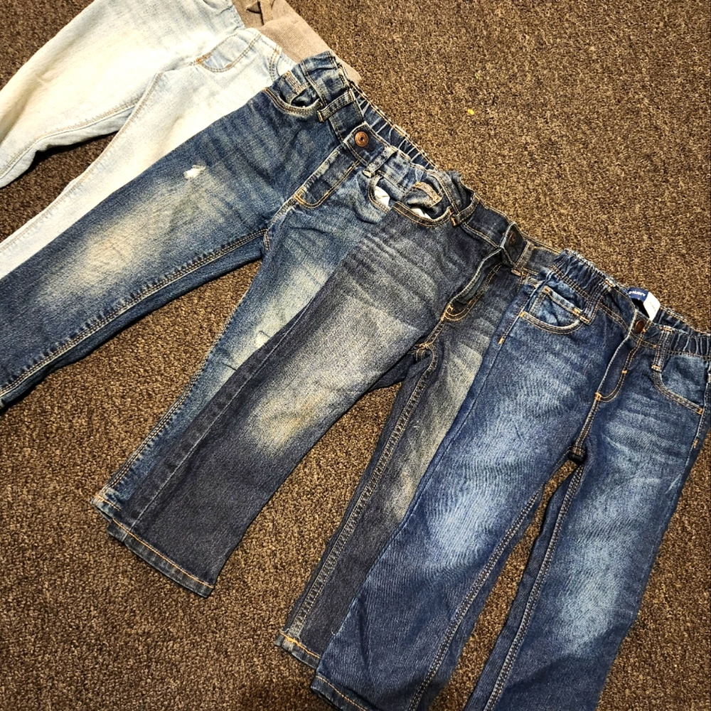 kids jeans size 4t excellent condition almost new worn a couple of times